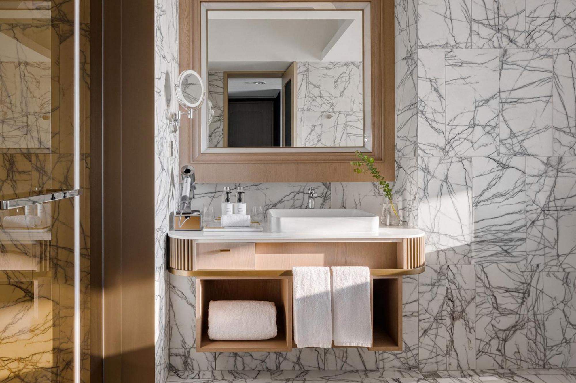 Intercontinental Kaohsiung By Ihg Hotel ภายนอก รูปภาพ Bathroom