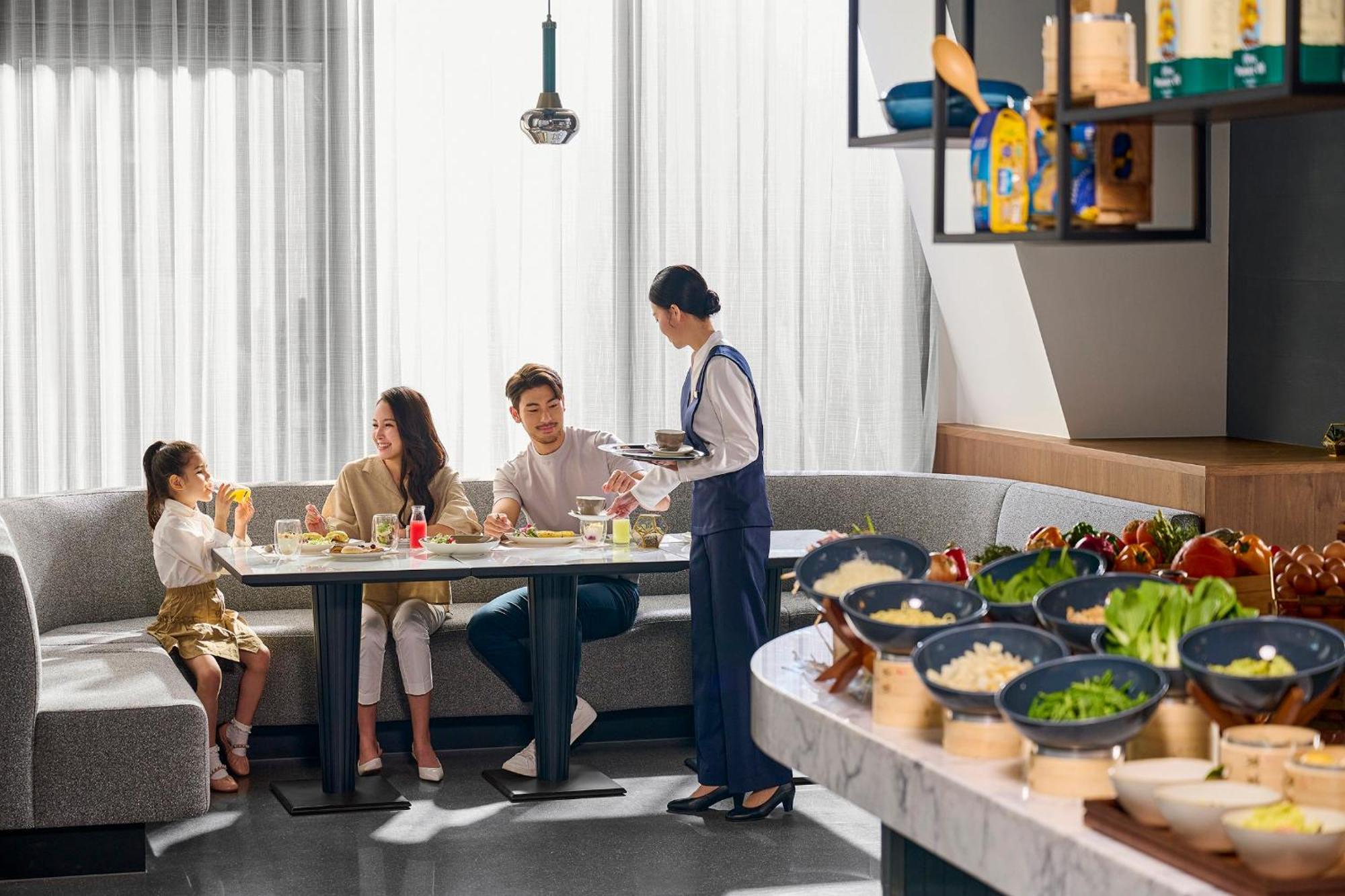Intercontinental Kaohsiung By Ihg Hotel ภายนอก รูปภาพ A restaurant in China