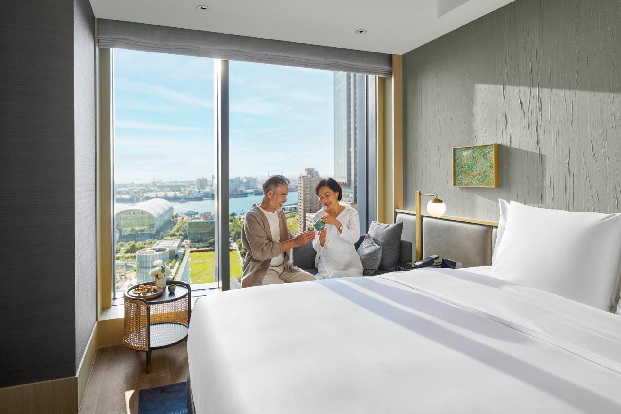 Intercontinental Kaohsiung By Ihg Hotel ห้อง รูปภาพ A guest room at the hotel