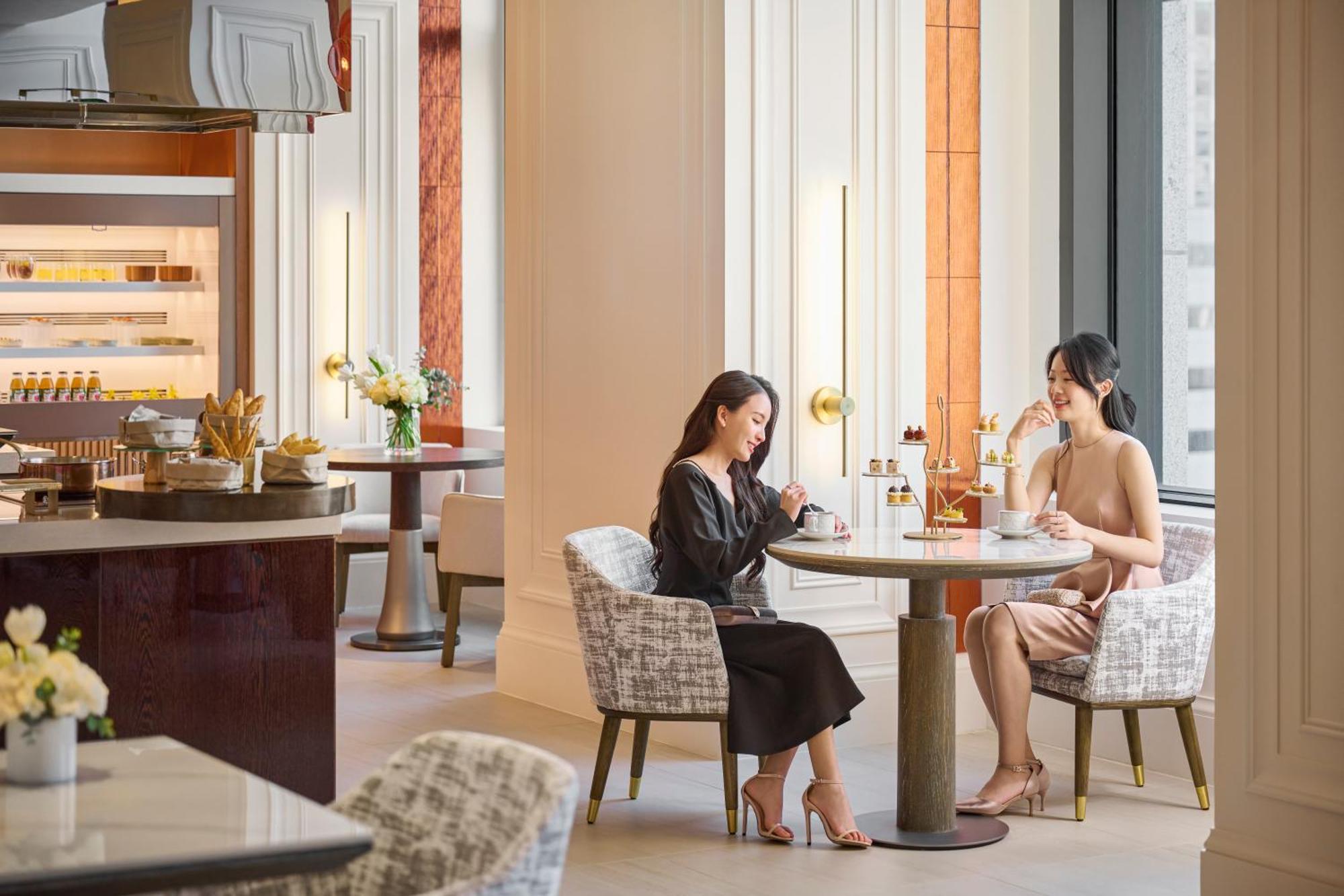 Intercontinental Kaohsiung By Ihg Hotel ภายนอก รูปภาพ The Lounge at the Westin Hong Kong