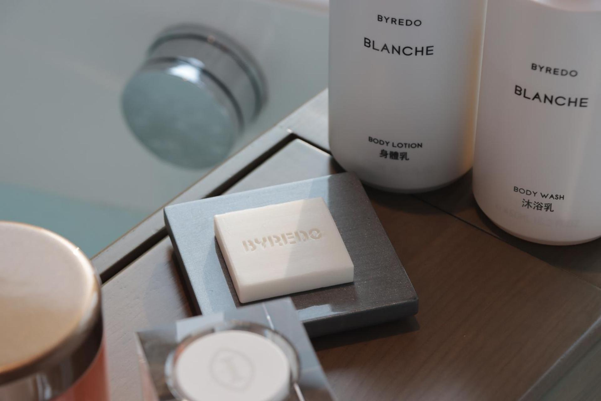 Intercontinental Kaohsiung By Ihg Hotel ภายนอก รูปภาพ Soap