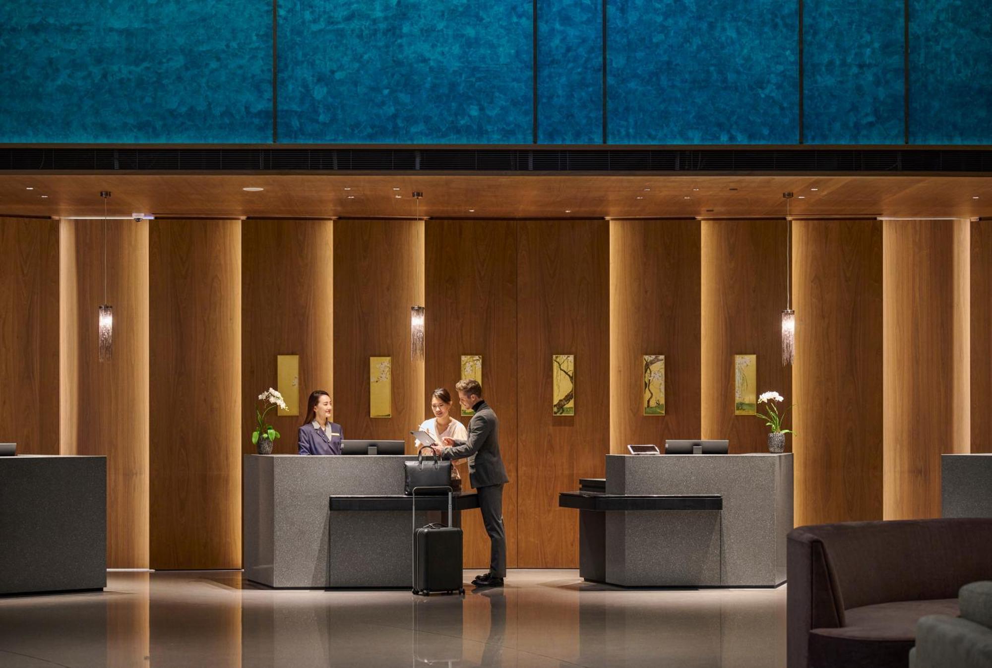Intercontinental Kaohsiung By Ihg Hotel ภายนอก รูปภาพ The lobby of the hotel