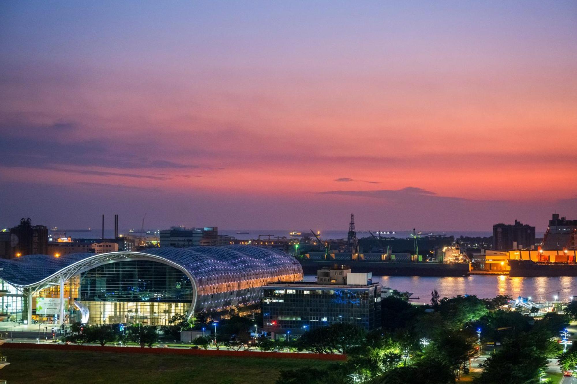 Intercontinental Kaohsiung By Ihg Hotel ภายนอก รูปภาพ View of the city